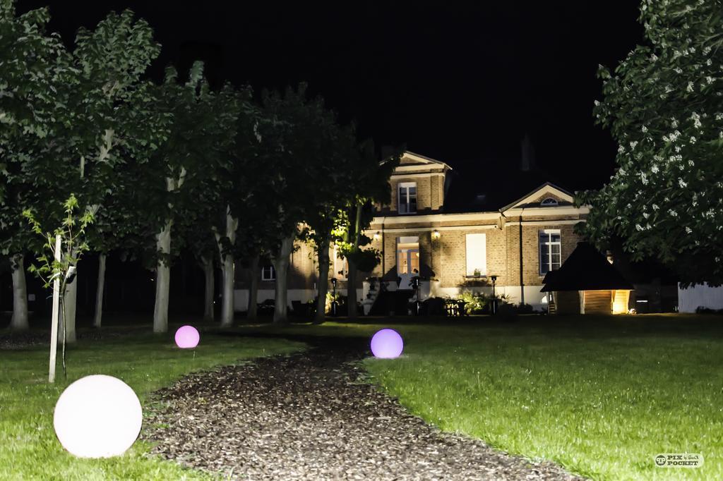 Chateau Des Lumieres Gite Et Gite Insolite Saint-Blimont Eksteriør billede